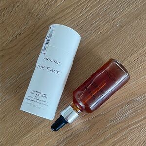 Tan-luxe Illuminating Self-Tan Drops (medium/dark)